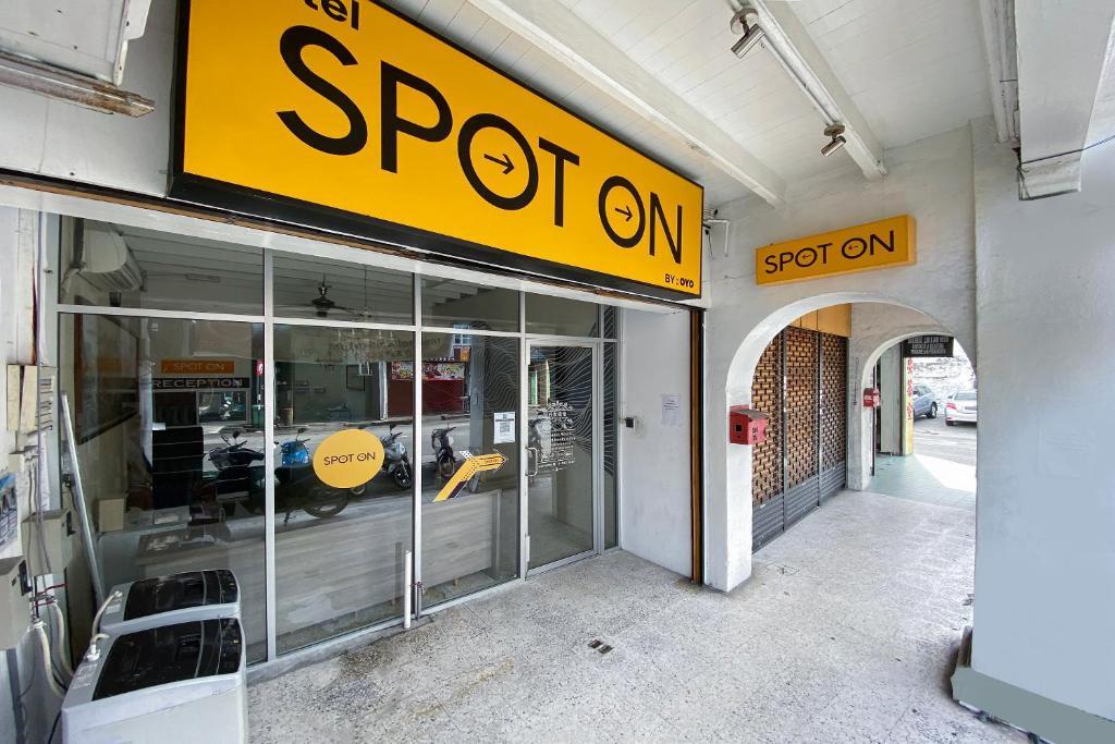 Spot On 89673 Good Friend Hotel George Town Exterior photo